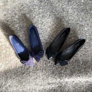 Bandolino Flats Lot of 2 Black & Navy Sz. 6 w/ Bow